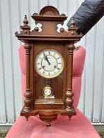 Houten wandklok, Enlèvement