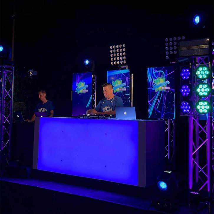 Drive-in/discobar te huur, licht geluid video + bediening, Diensten en Vakmensen, Muzikanten, Artiesten en Dj's, DJ