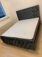 Luxe Panel Line Bed met Hoogwaardige Matras – Ultiem Comfort, Envoi