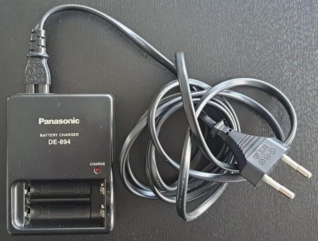 Panasonic DE-894 battery charger, TV, Hi-fi & Vidéo, Chargeurs, Comme neuf, Enlèvement ou Envoi