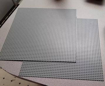 3 x Lego grijze 48x48 plaat  In nieuwstaat  25 euro voor de 