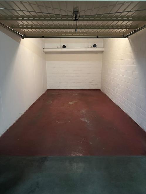 Afgesloten garagebox te koop centrum Leuven, Immo, Garages en Parkeerplaatsen, Leuven