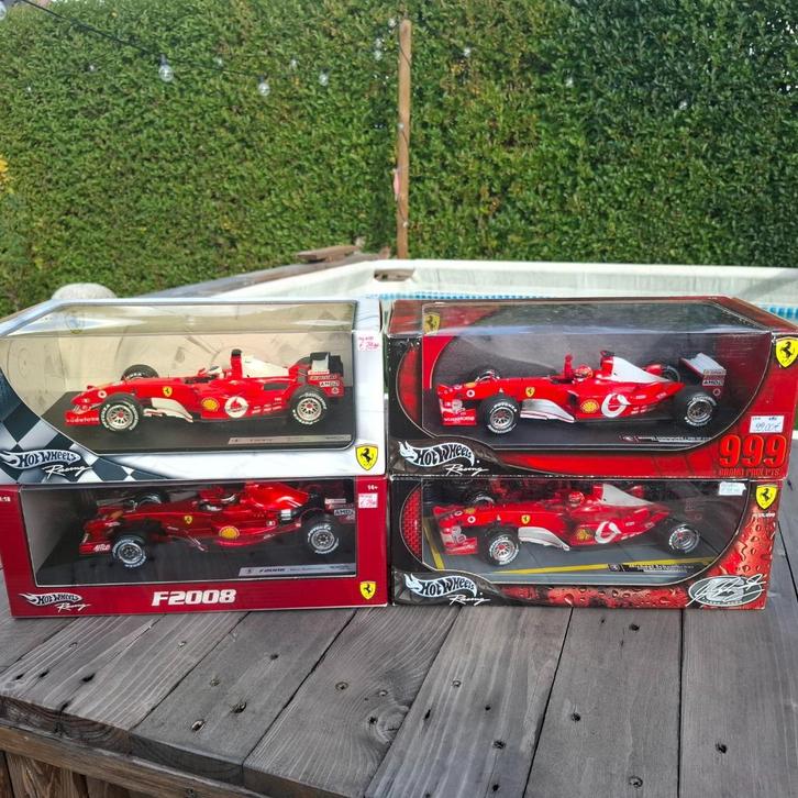 4 x 1/18 Hot Wheels Ferrari F1, Hobby en Vrije tijd, Modelauto's | 1:18, Nieuw, Auto, Hot Wheels, Ophalen of Verzenden