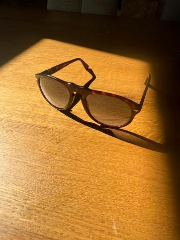 Persol beschikbaar voor biedingen