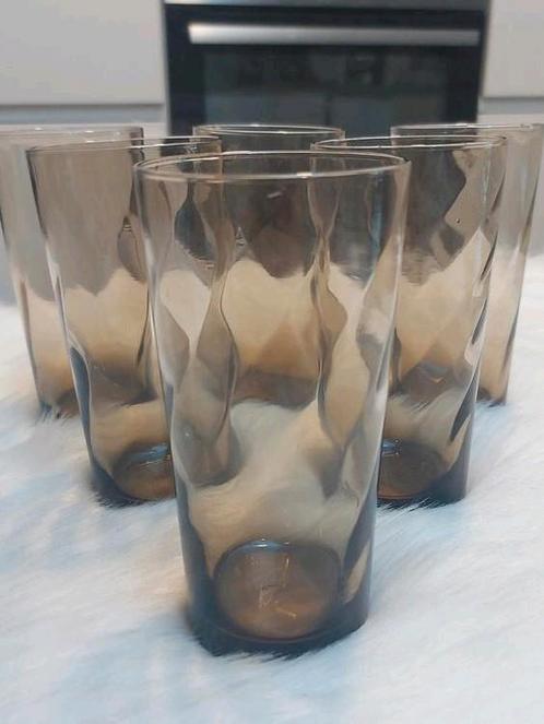 6 verres fumés vintage avec tourbillon, Arcoroc France (FINA, Collections, Verres & Petits Verres, Comme neuf, Verre à eau, Enlèvement ou Envoi