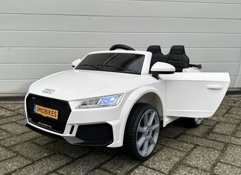 Audi TT'Rs 12v afstands. / AUX/USB Leder zitje / rubberband, Kinderen en Baby's, Speelgoed | Buiten | Voertuigen en Loopfietsen
