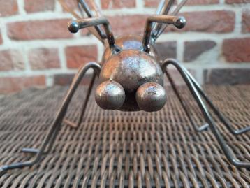 Metal wire metalen wanddecoratie honingbij wall art - 24cm beschikbaar voor biedingen
