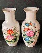 TWEE CHINESE VAZEN, Antiek en Kunst, Ophalen of Verzenden