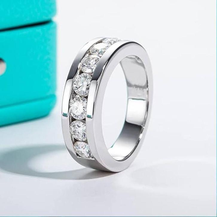 Nieuwe ring, 2.10 karaat, Handtassen en Accessoires, Ringen, Nieuw, Dame, 18 tot 19, Wit, Met edelsteen, Verzenden