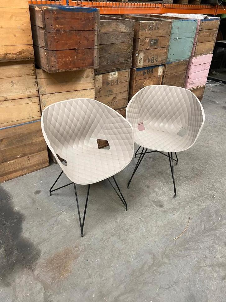 Sièges baquets modernes - lot de 2, Maison & Meubles, Chaises, Comme neuf, Deux, Synthétique, Métal, Gris, Enlèvement