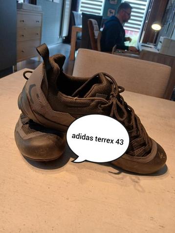 Schoenen 43 van adidas terrex  beschikbaar voor biedingen