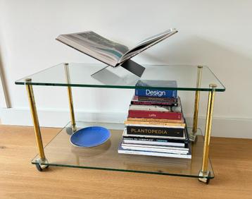 Glazen bijzettafel/salontafel op wieltjes  beschikbaar voor biedingen