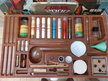 Vier vintage scheikunde sets-heel mooie staat à 25 euro/stuk beschikbaar voor biedingen