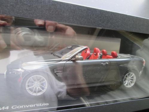 BMW M4 Cabrio graum. 1:18 Paragon, Hobby en Vrije tijd, Modelauto's | 1:18, Zo goed als nieuw, Auto, Overige merken, Ophalen of Verzenden