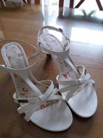 Jolies chaussures ESPRIT pointure 41., Pumps, Wit, Ophalen of Verzenden, Gedragen