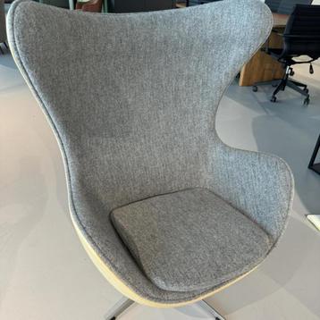 Egg chair grijs met fineer hout. Nieuw! beschikbaar voor biedingen