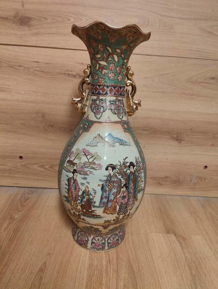 Grand vase décoratif style Satsuma – doré, motifs orientaux, Antiek en Kunst, Antiek | Vazen, Ophalen of Verzenden