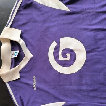t shirt  beschikbaar voor biedingen