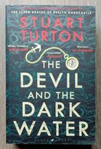 Stuart Turton - The Devil and the Dark Water, Boeken, Ophalen of Verzenden, Gelezen