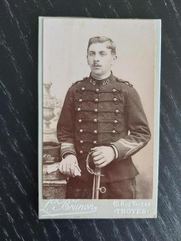 Leuke oude belgische fotokaart / CDV jonge soldaat militair