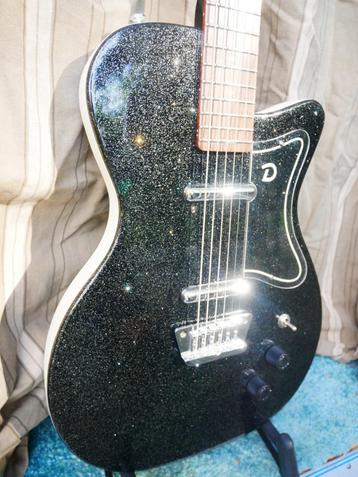 Danelectro Baritone Black Metal Flake zo goed als nieuw beschikbaar voor biedingen