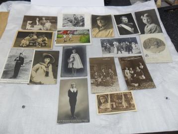 Vintage ansichtkaarten over de Belgische koninklijke familie beschikbaar voor biedingen