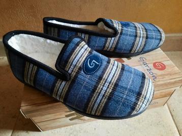 Pantoufles Homme neuves (42) beschikbaar voor biedingen