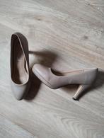 Mooie beige schoenen merk ideal m. 38, Ophalen of Verzenden, Zo goed als nieuw, Beige