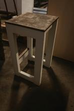 Tabouret/table d'appoint en bois robuste —Look vintage rural, Enlèvement, Utilisé, Landelijk Vintage, Blanc