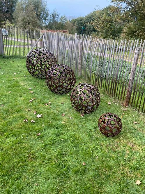 Hoefijzeren bollen, Tuin en Terras, Tuinbeelden, Overige typen, Metaal, Ophalen