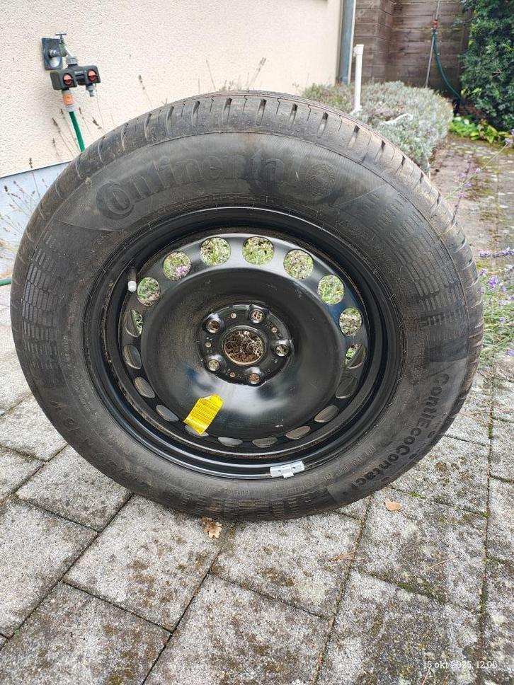 Band op velg voor Volkswagen Passat, Auto-onderdelen, Banden en Velgen, Banden en Velgen, Zomerbanden, 16 inch, 215 mm, Personenwagen