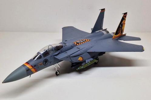 JC Wings F-15SG Strike Eagle 142ND Squadron Gryphon 1:72., Verzamelen, Luchtvaart en Vliegtuigspotten, Zo goed als nieuw, Schaalmodel