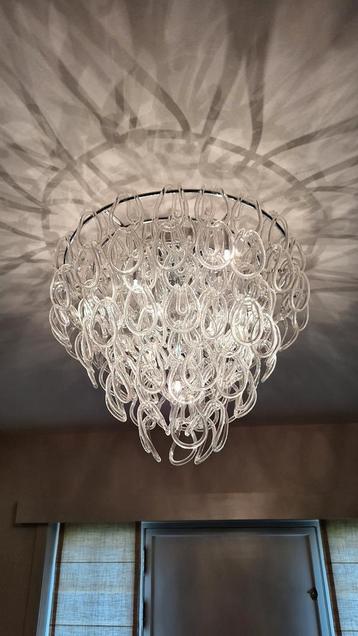Glazen design luster beschikbaar voor biedingen