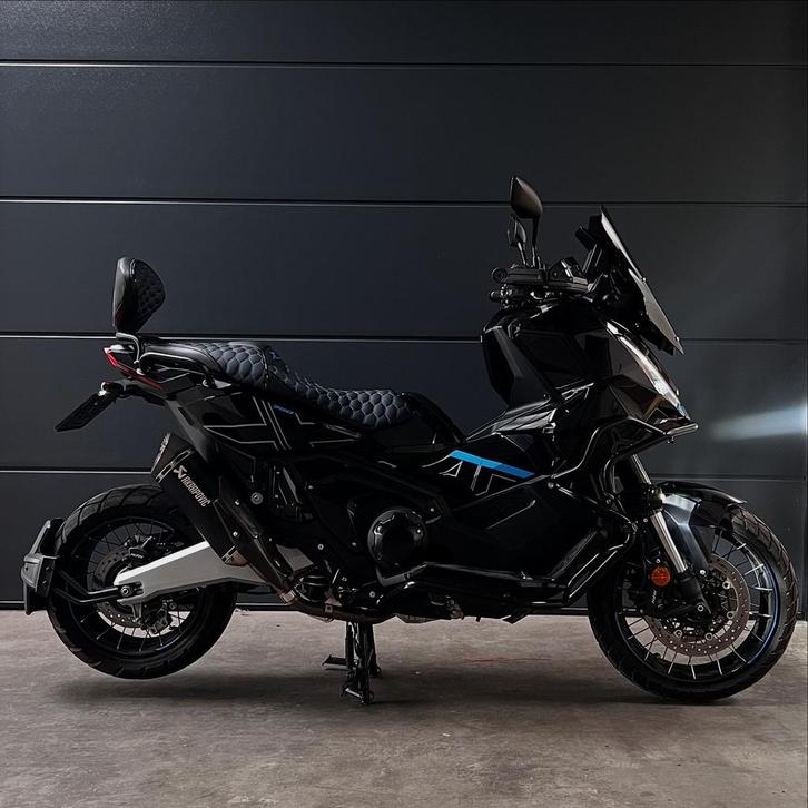 Exclusieve Honda X-ADV750 custom 2025 -Akrapovic-5j garantie, Motoren, Motoren | Honda, Bedrijf, Scooter, ABS, Cruise Control