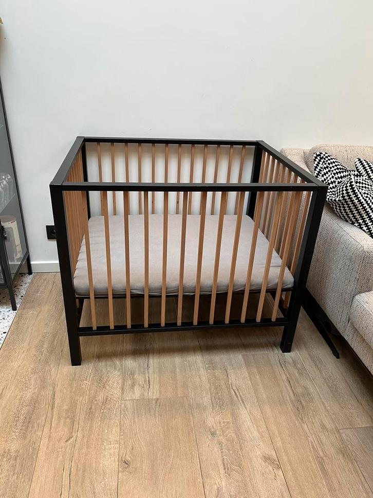 Quax – Box Nordic Zwart/Naturel + extra’s, Kinderen en Baby's, Babyparken, Zo goed als nieuw, Rechthoekig, In hoogte verstelbaar