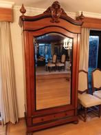 Antieke spiegelkast, Enlèvement