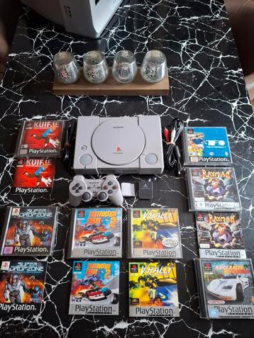 Sony PlayStation 1-console + games + controller + geheugenka beschikbaar voor biedingen