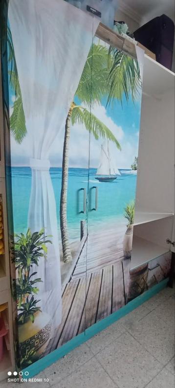 Gratis kledingkast moet weg beschikbaar voor biedingen