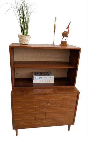Prachtig vintage (boeken) kastje wandmeubel zeer goede staat beschikbaar voor biedingen