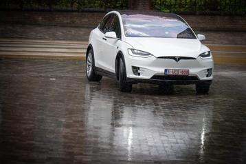 Een unieke wagen voor een unieke dag (Tesla) beschikbaar voor biedingen
