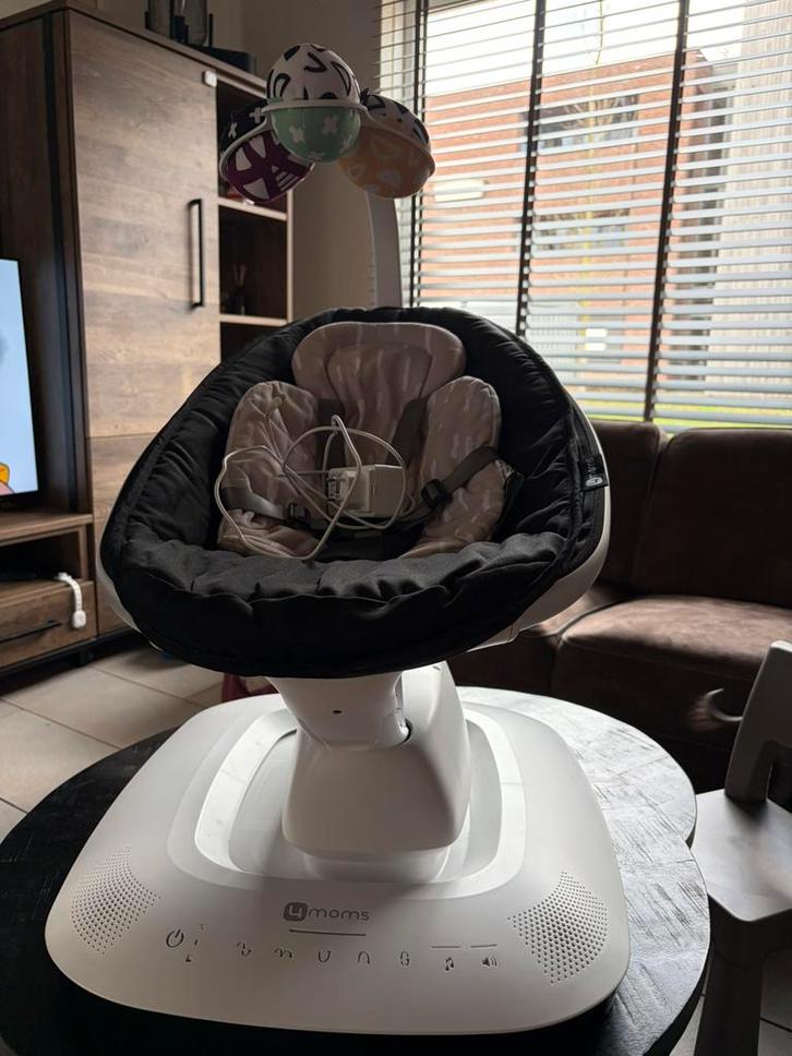 4moms mamaroo 5 zwart, Enfants & Bébés, Relax bébé, Comme neuf, Autres marques, Avec ceinture(s), Réglable, Enlèvement