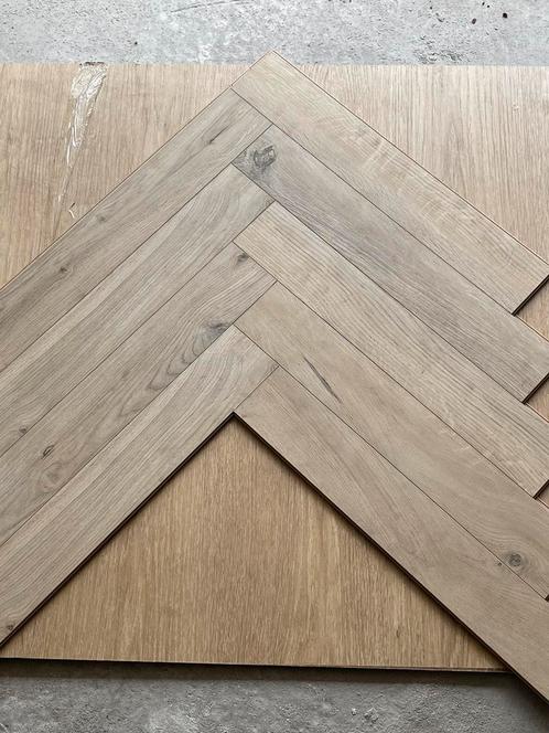 80m2 gelamineerd parket chevron/batton kapot Nieuw, Huis en Inrichting, Stoffering | Vloerbedekking, Zo goed als nieuw, Ophalen