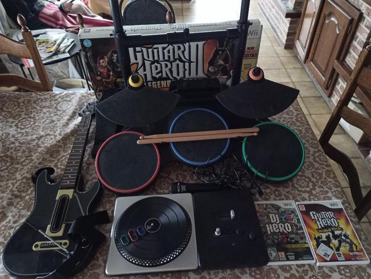 Guitar Hero Instrumenten (zie beschrijving), Games en Spelcomputers, Spelcomputers | Nintendo Consoles | Accessoires, Gebruikt