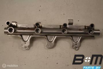 Brandstofrail met druksensor Audi TT Coupe 06J133317M beschikbaar voor biedingen