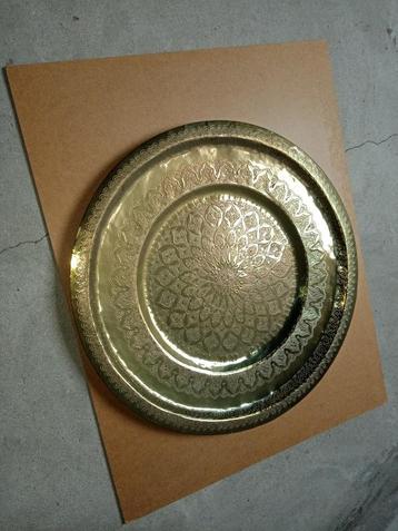 koperen bord beschikbaar voor biedingen