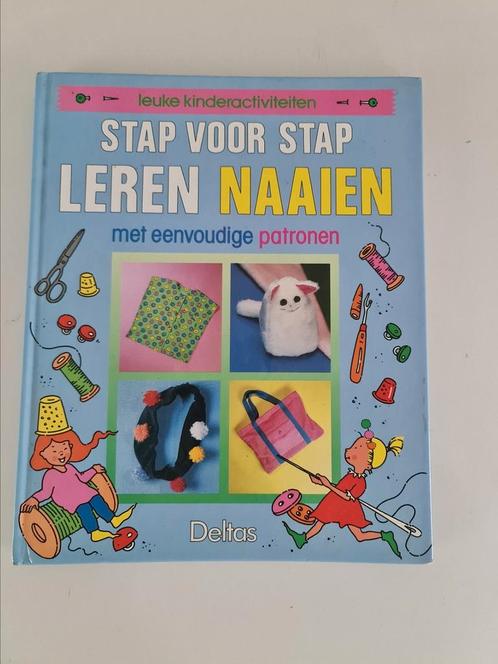 Boek : stap voor stap leren naaien / deltas, Boeken, Hobby en Vrije tijd, Zo goed als nieuw, Ophalen of Verzenden