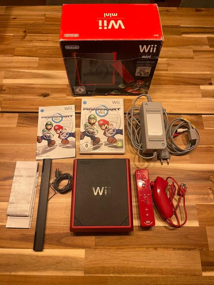 Wii Mini + Mario Kart Wii, Games en Spelcomputers, Spelcomputers | Nintendo Wii, Zo goed als nieuw, Met 1 controller, Met games