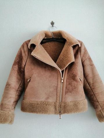 supermooie winterjas in suède  maat 8 jaar beschikbaar voor biedingen