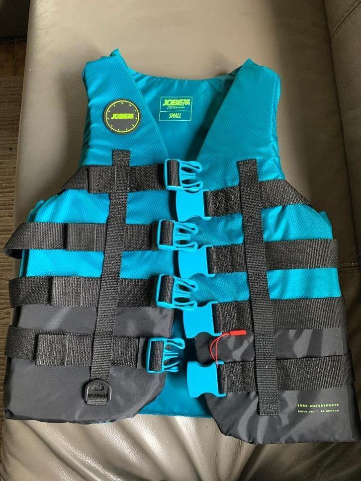 Jobe 4 Buckle Zwemvest, Sports nautiques & Bateaux, Vêtements nautiques, Comme neuf, Gilet de sauvetage ou Brassière, Enlèvement ou Envoi