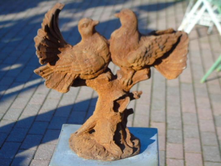 Duifpaar of duif gemaakt van roestig gietijzer., Tuin en Terras, Tuinwanddecoratie, Nieuw, Ophalen